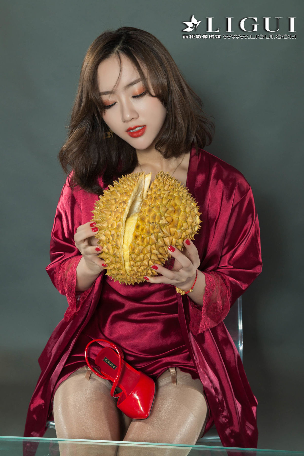 美女然然图片