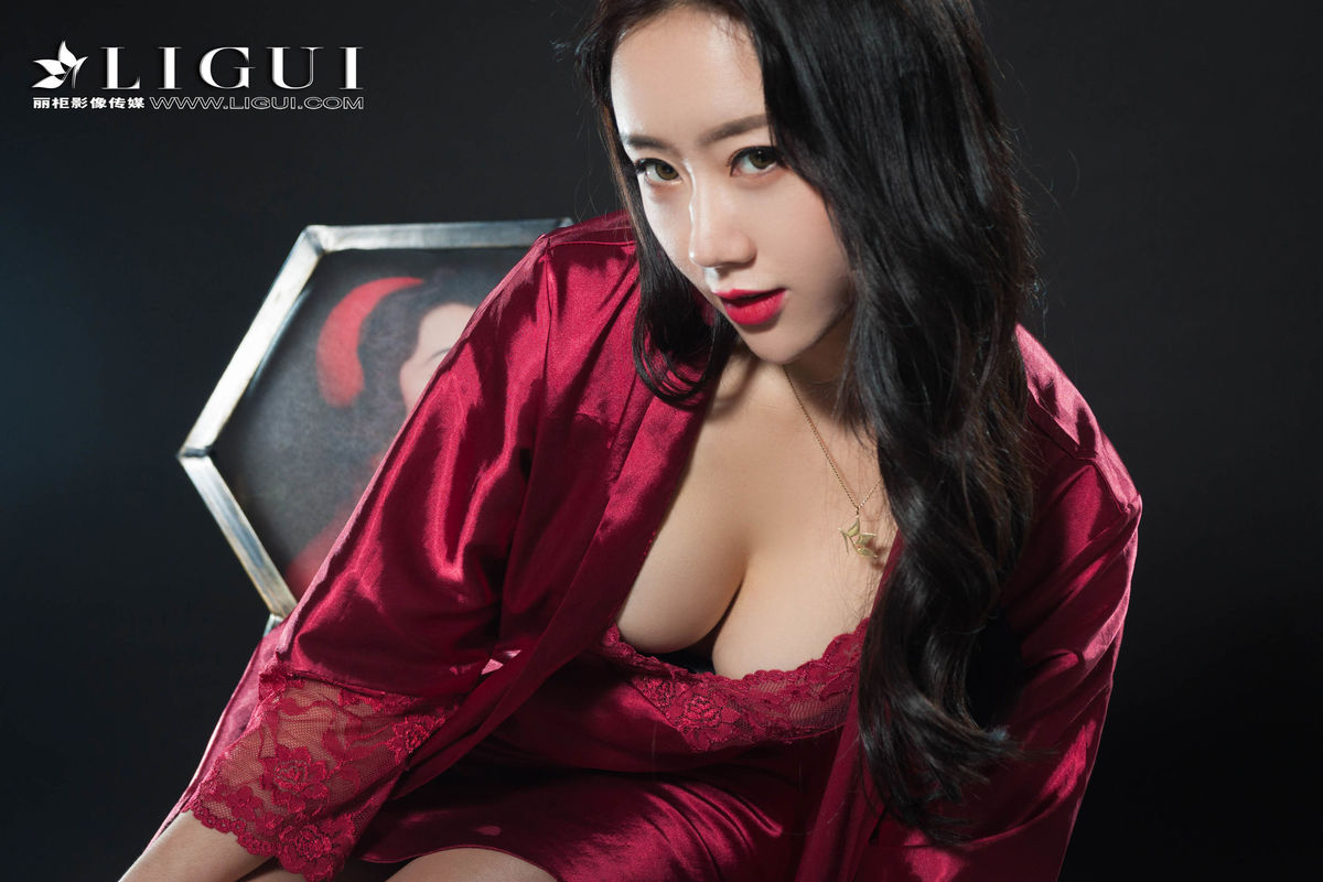 美女然然图片