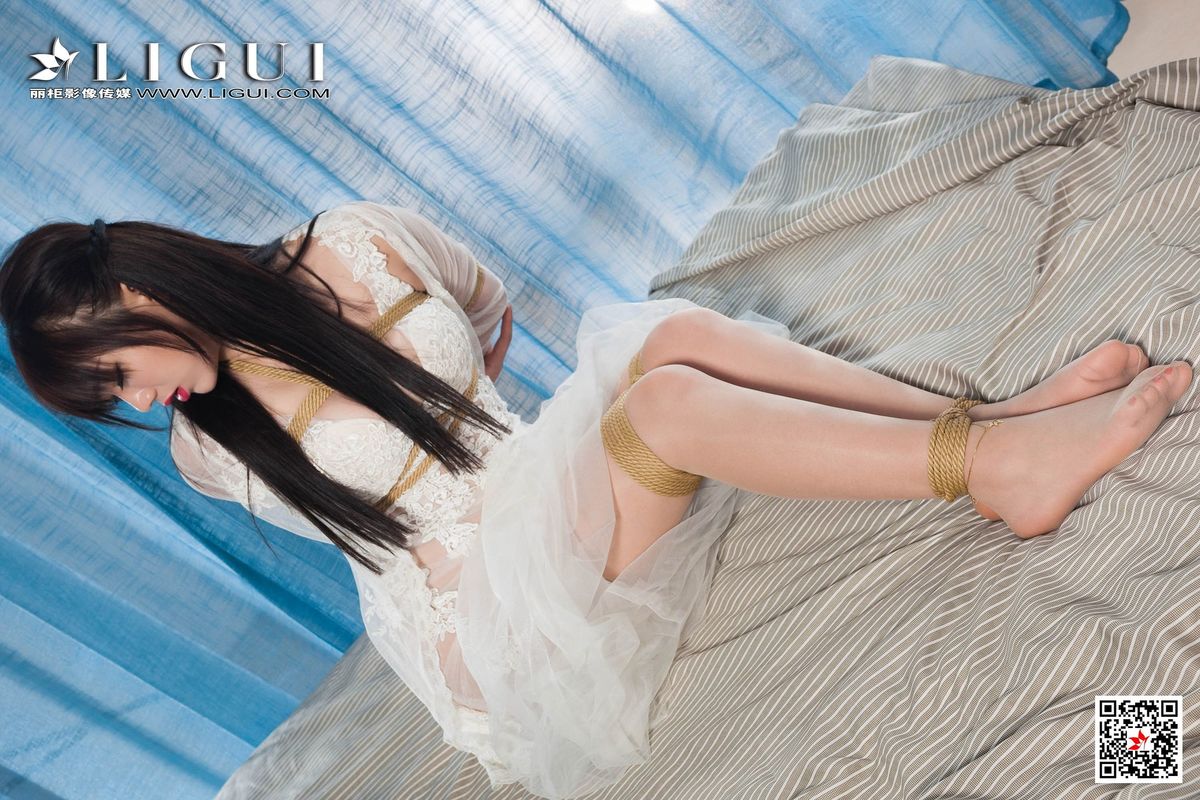 美女然然图片