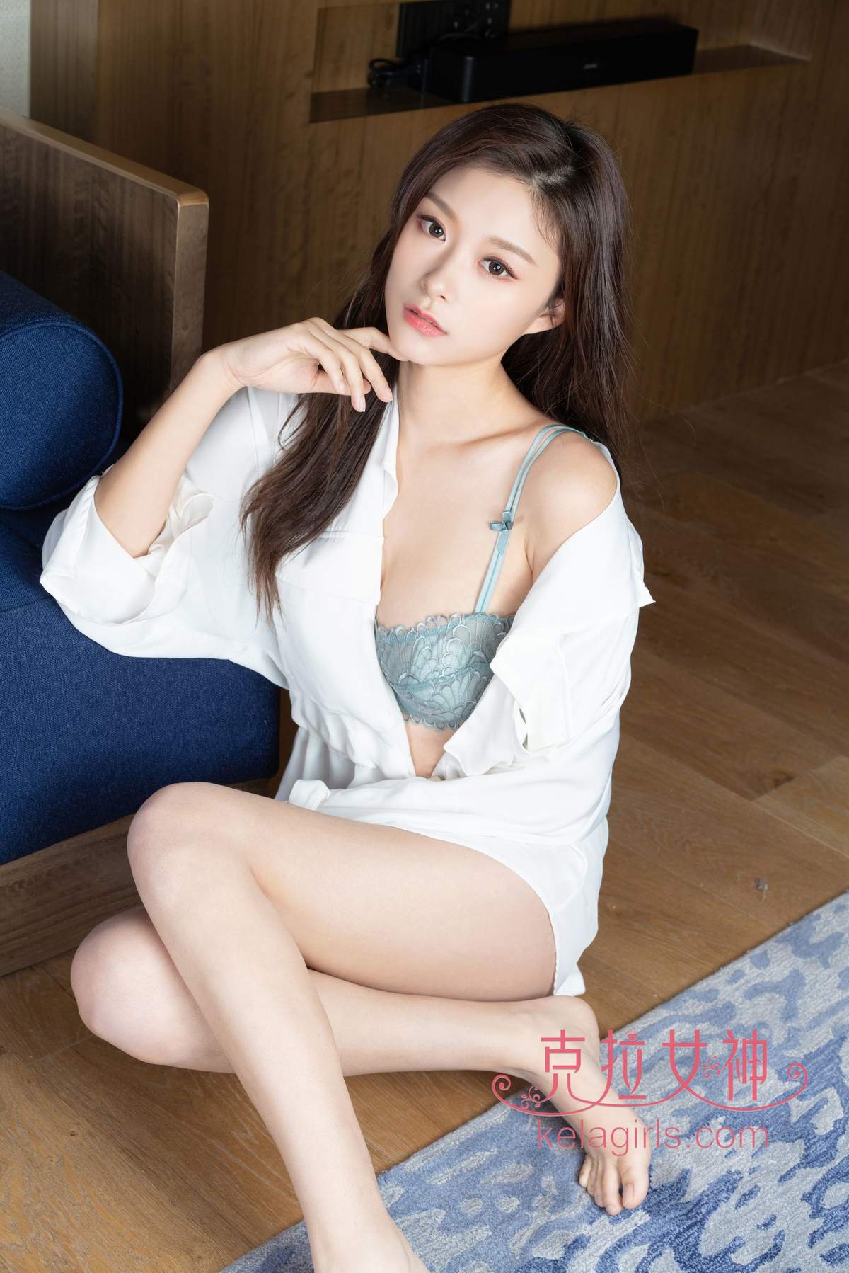 好看美女天堂护士菲菲寂寞难耐自摸双乳诱惑高清mm图片图片