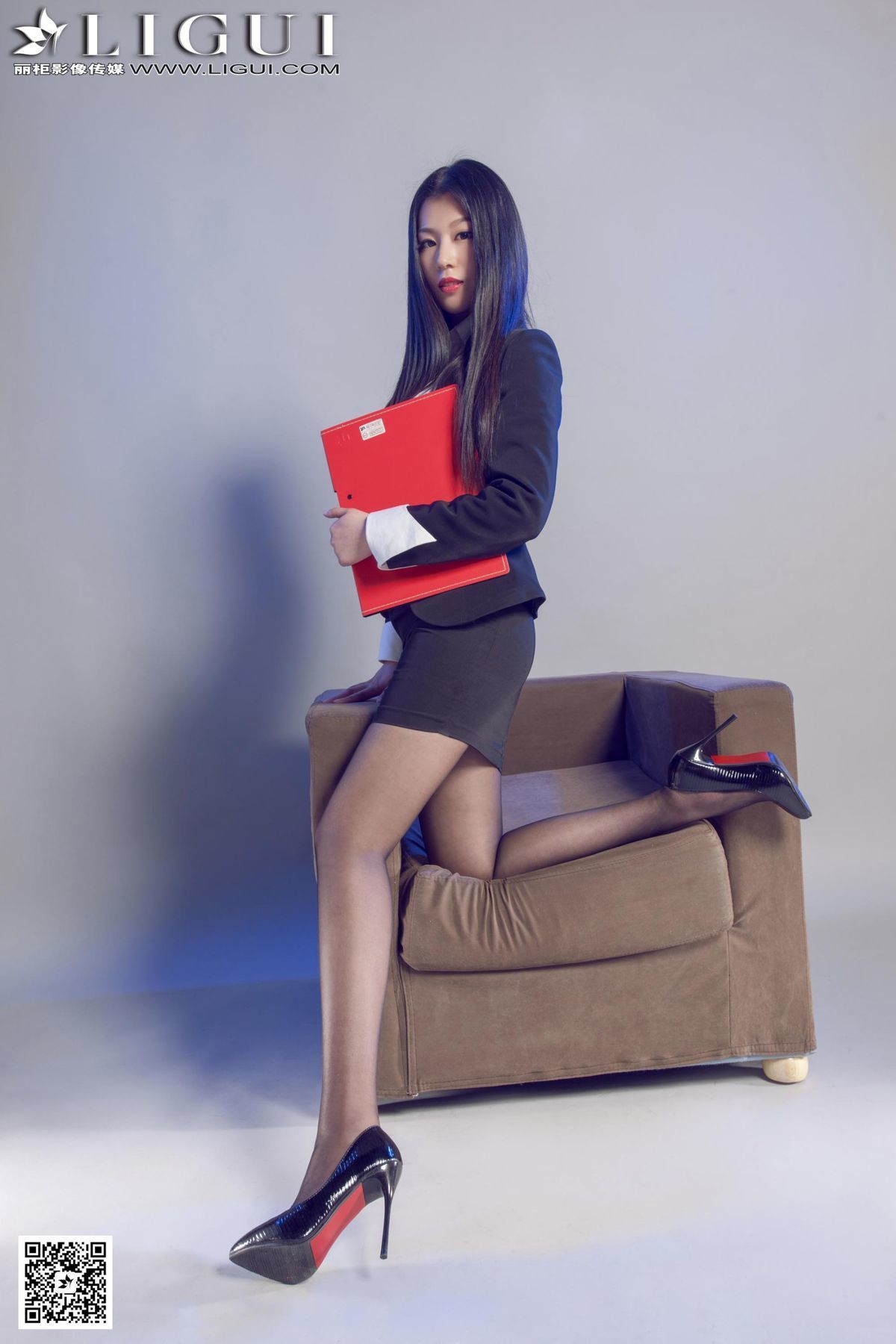 美女佳怡图片