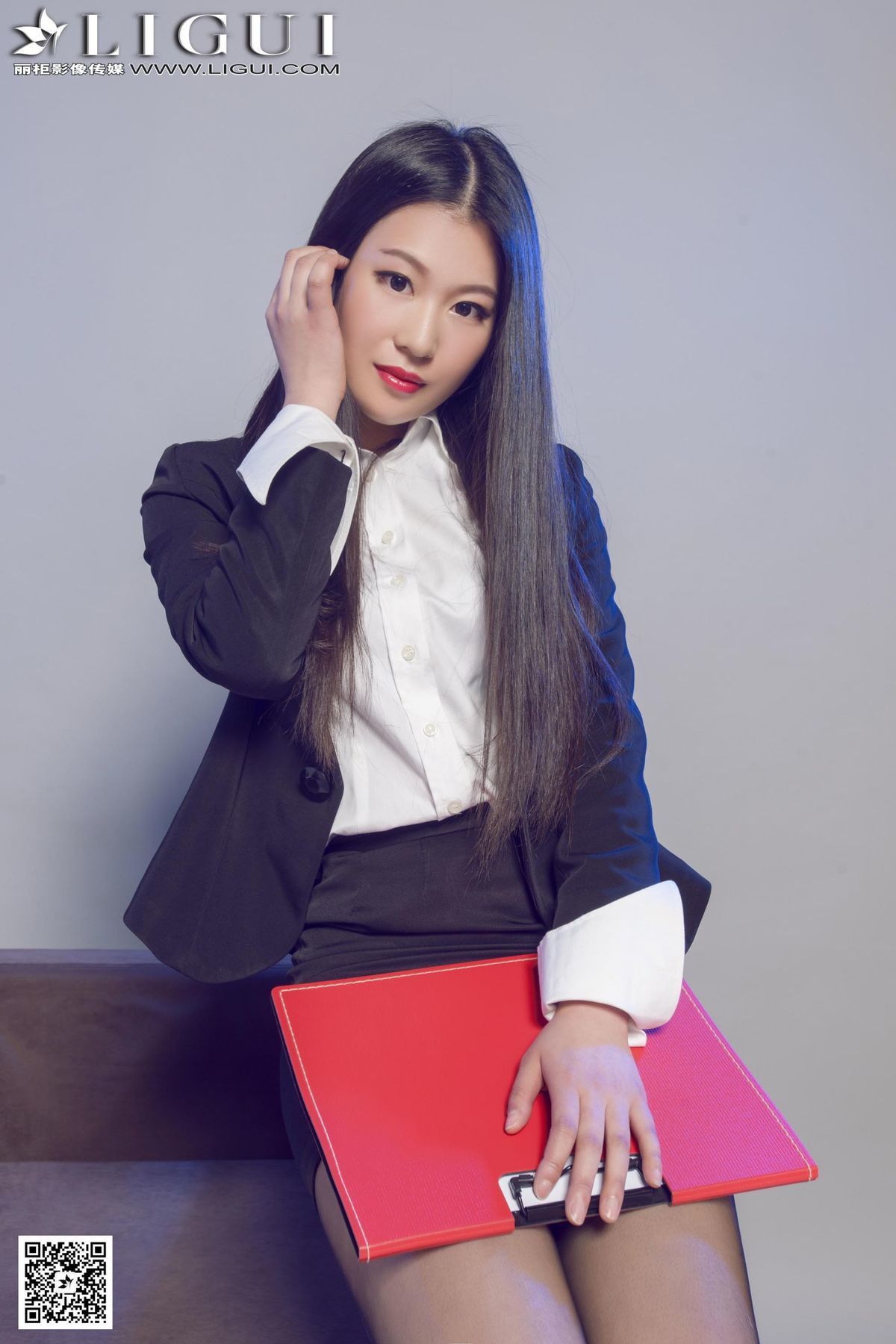 美女佳怡图片