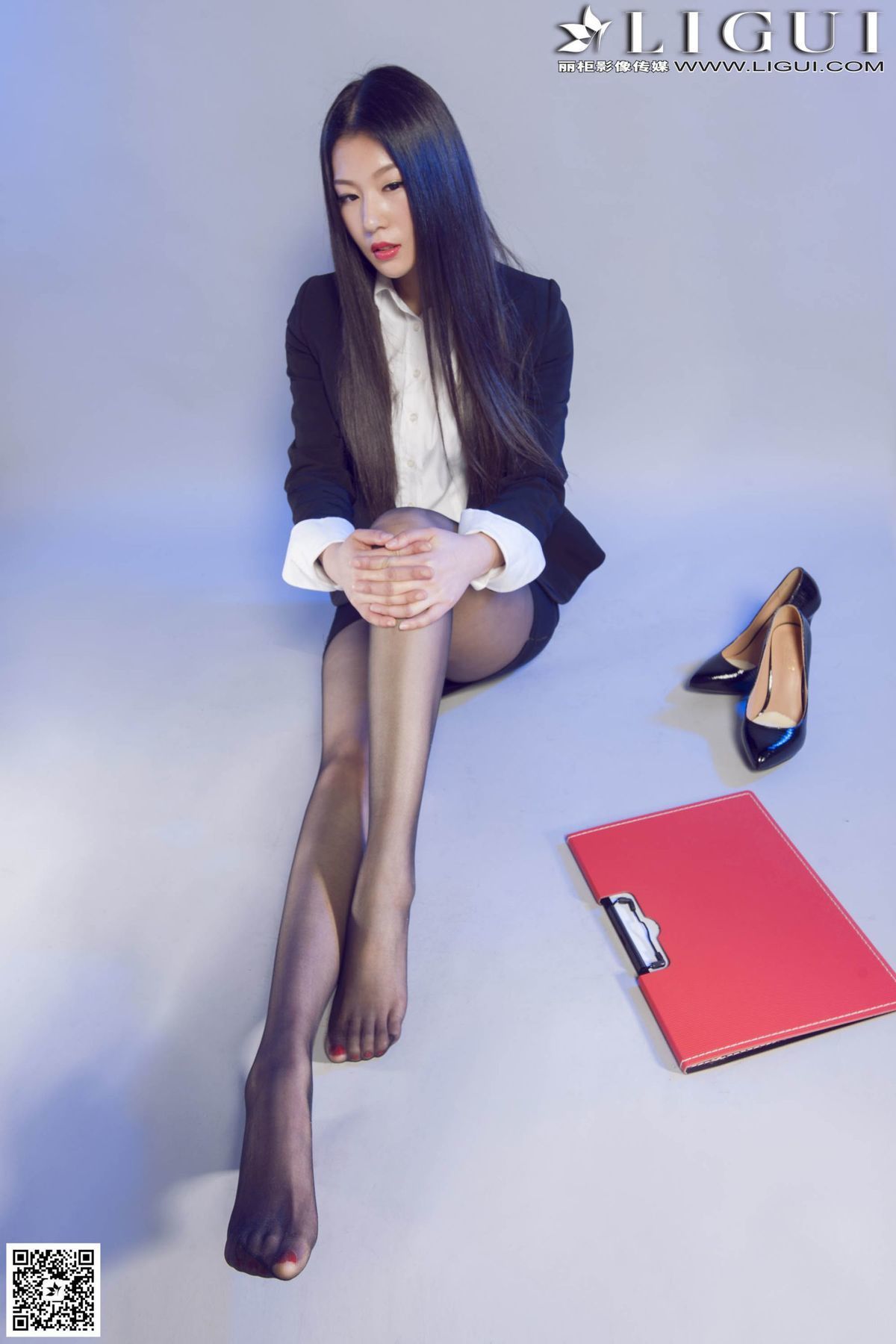 美女佳怡图片