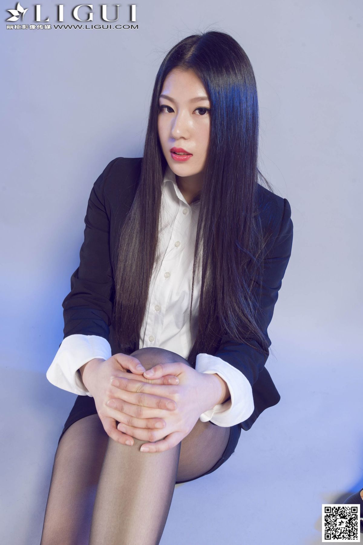 美女佳怡图片