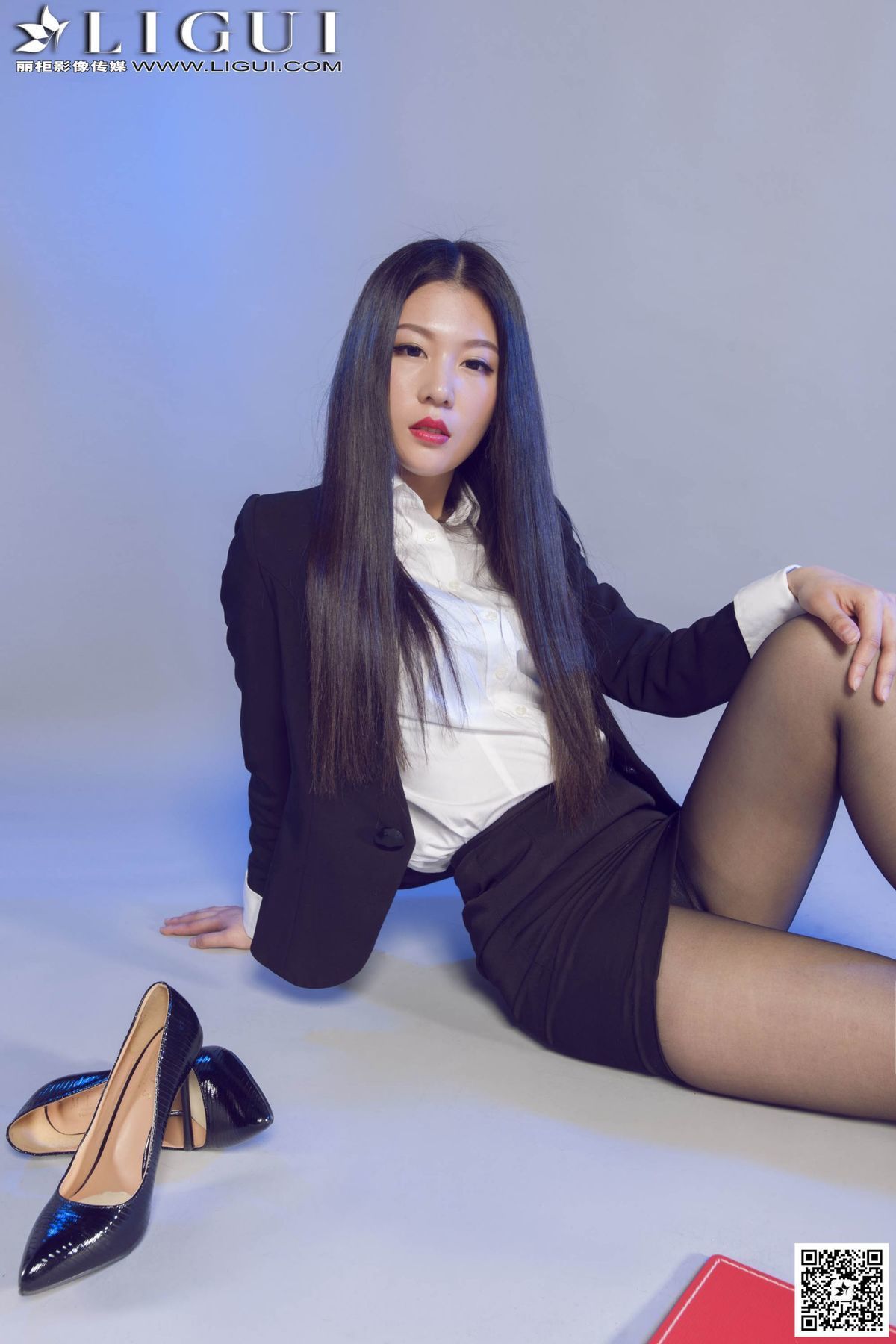 美女佳怡图片