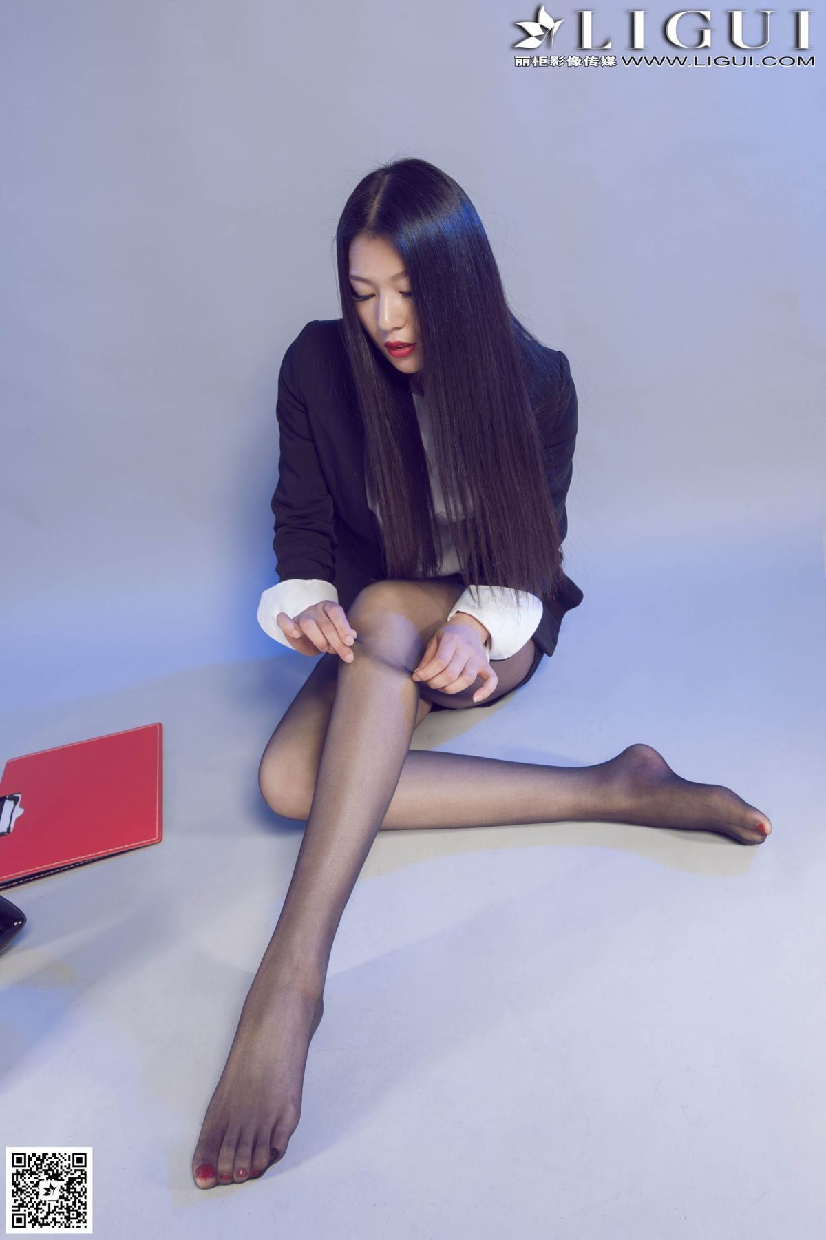 美女佳怡图片
