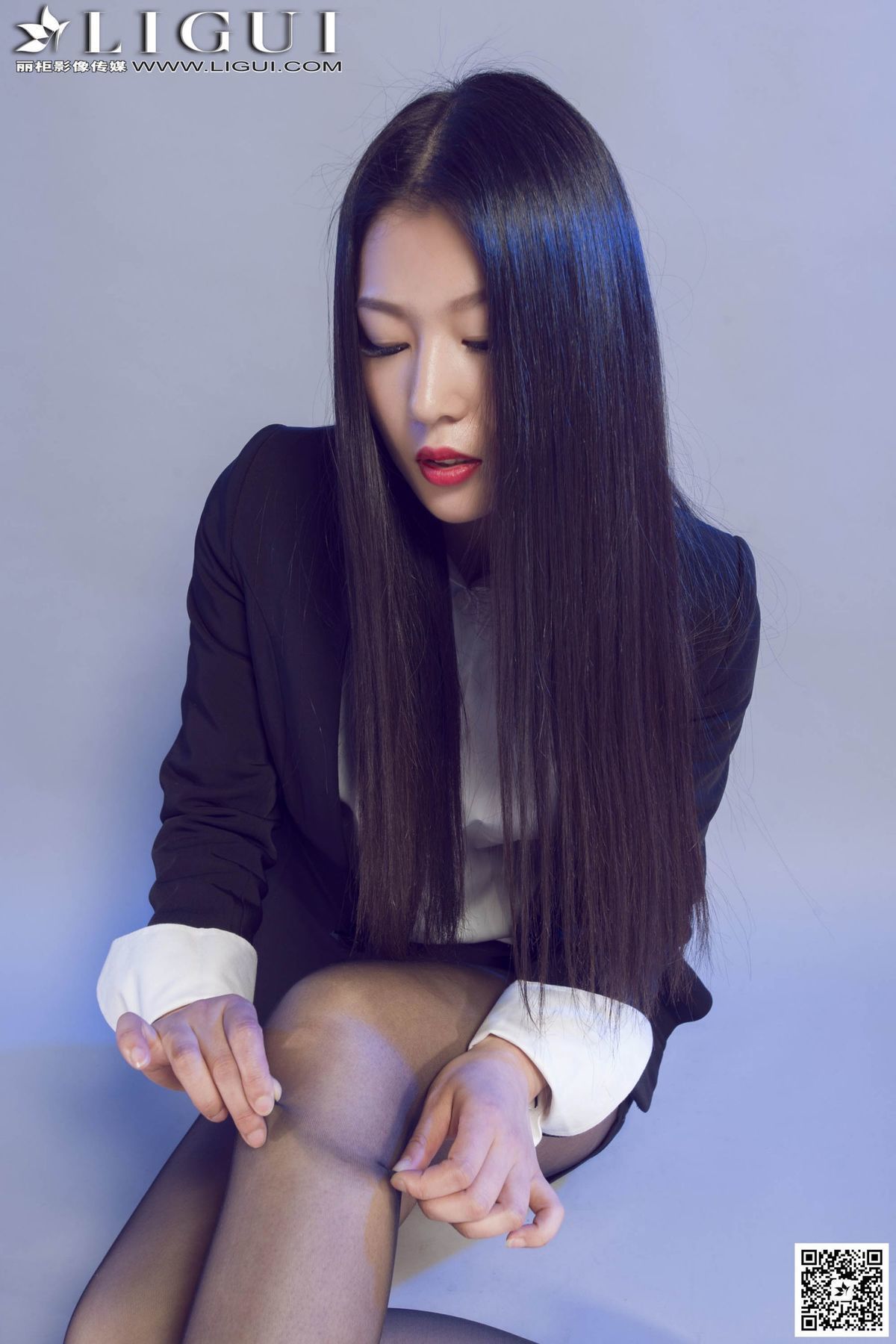 美女佳怡图片