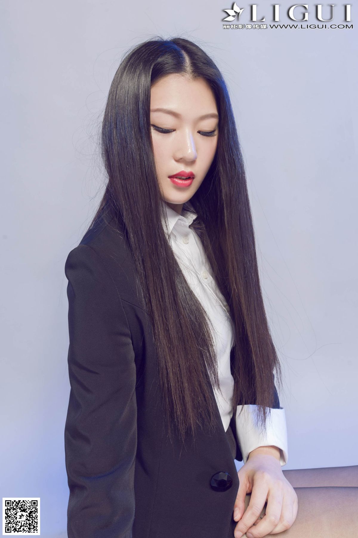 美女佳怡图片