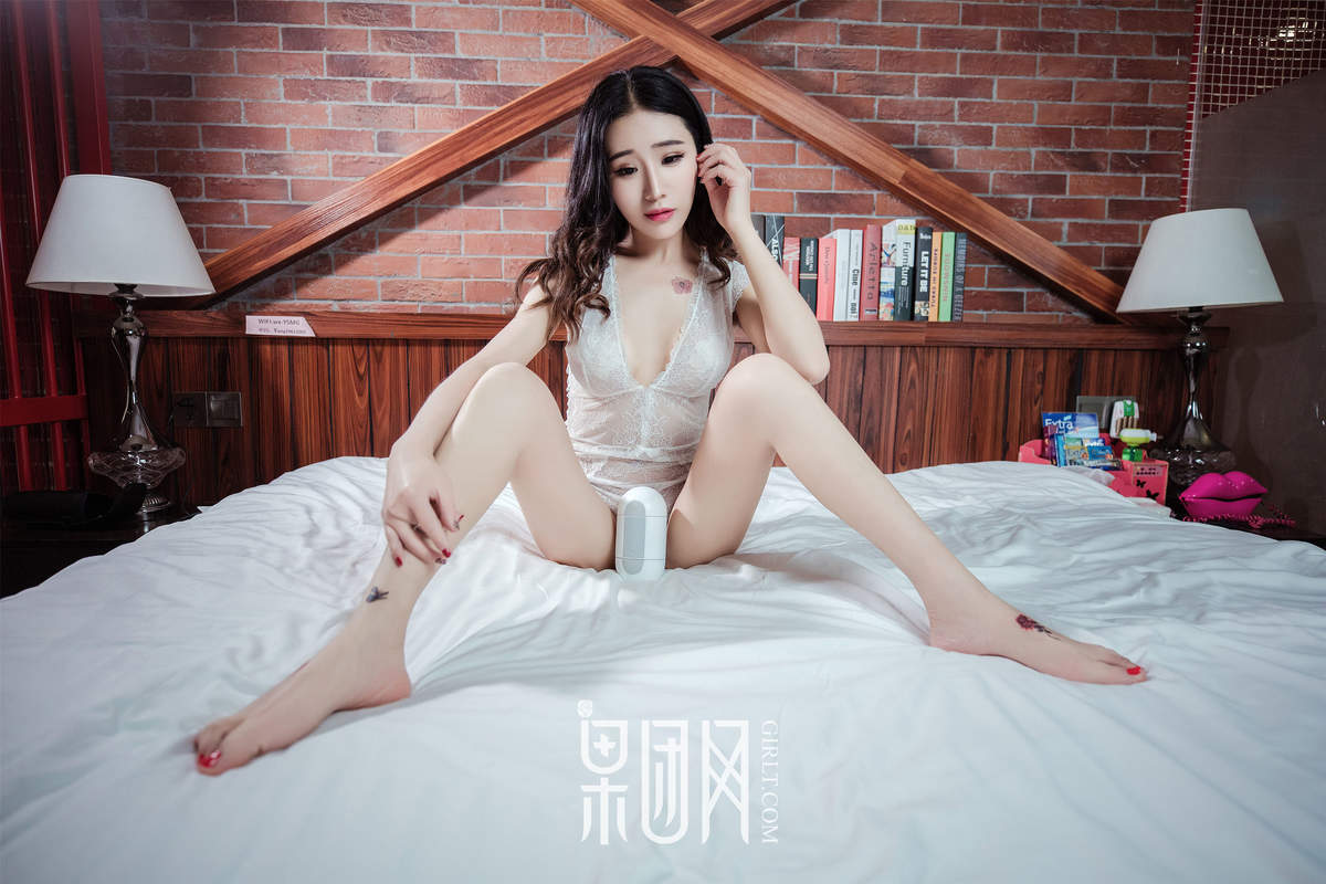日韩模特女忧馨怡小教你玩高清mm写真集图片