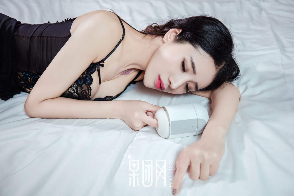 日韩模特女忧馨怡小教你玩高清mm写真集图片