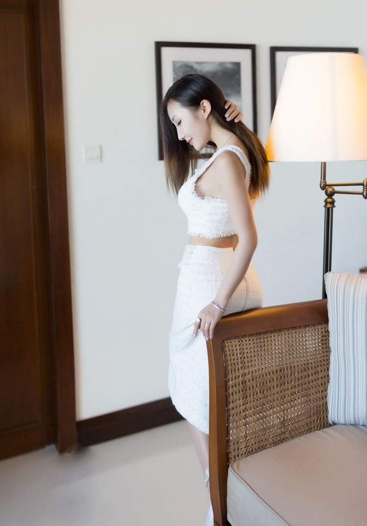 丽柜由美图片