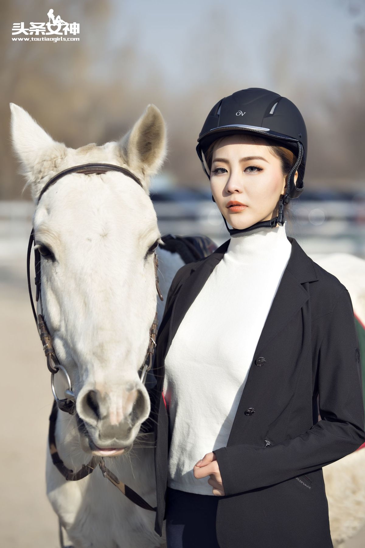 专业模特美女郭婉婷优雅骑手高清mm写真集图片