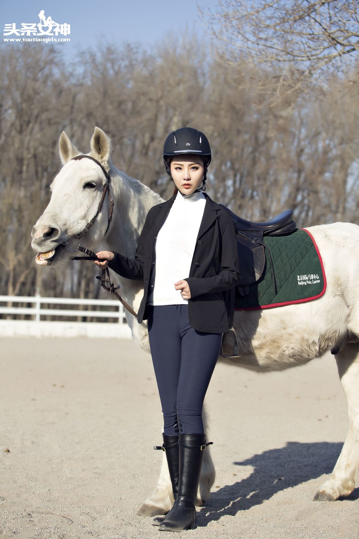 专业模特美女郭婉婷优雅骑手高清mm写真集图片
