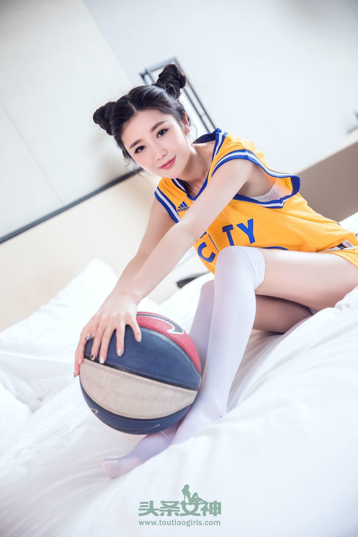 美女苏凉图片