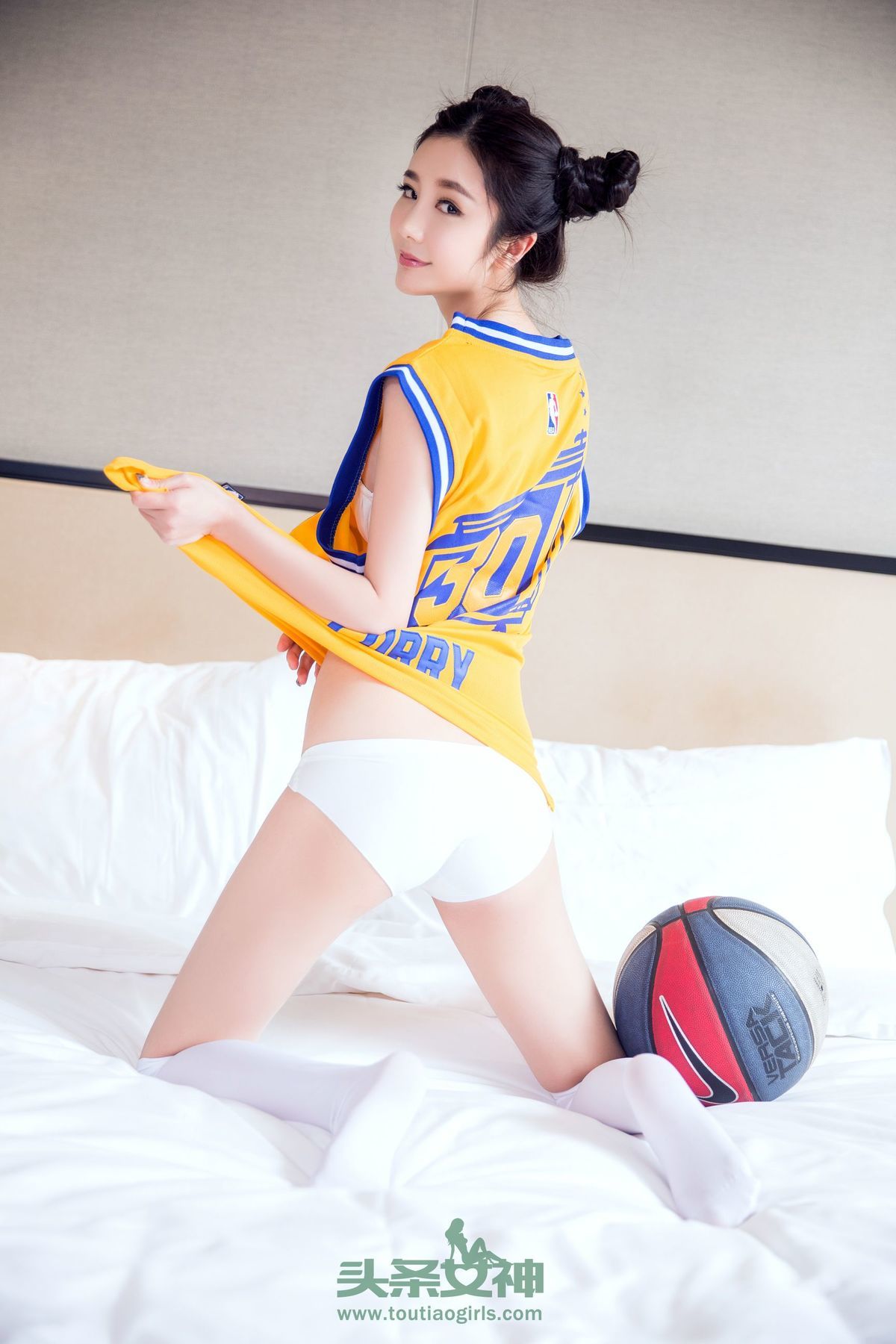 美女苏凉图片