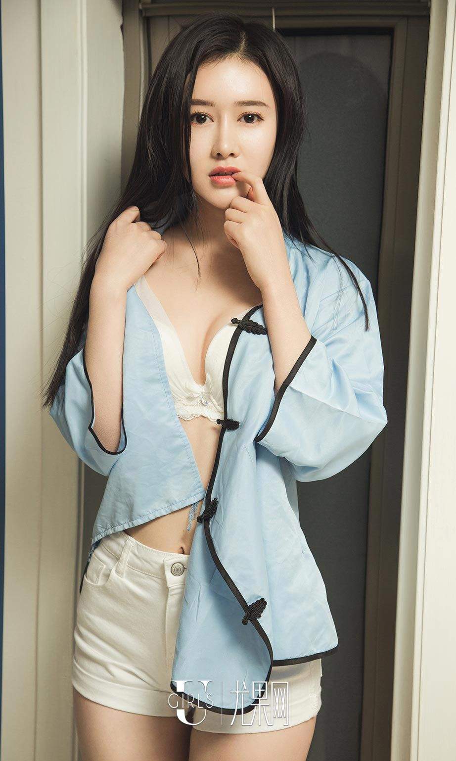 亚洲GOGO美女高清专业王林校服记高清写真集图片