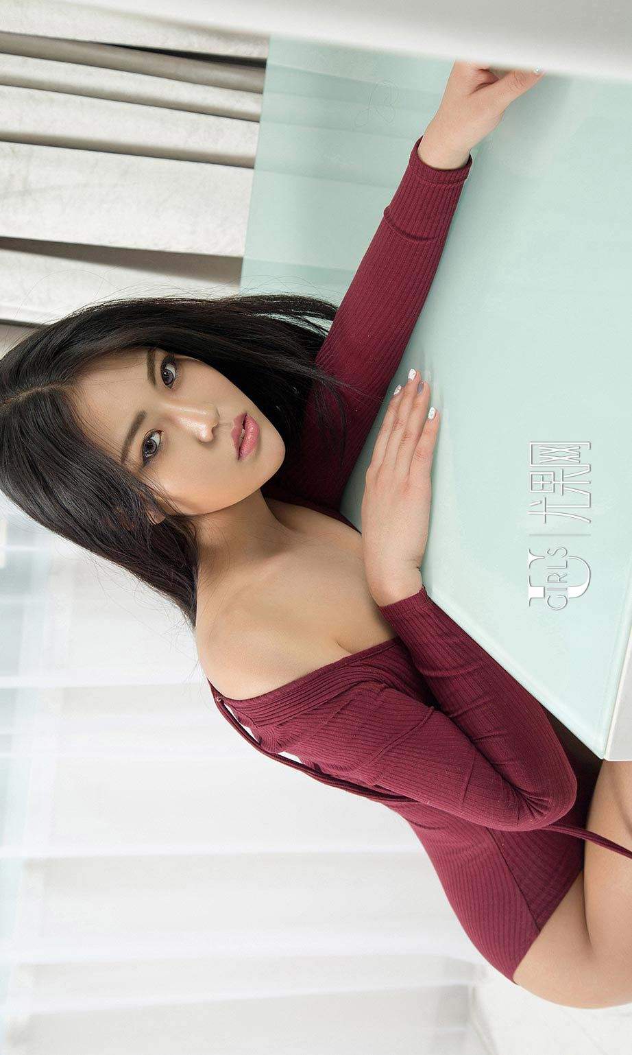美女明娜图片