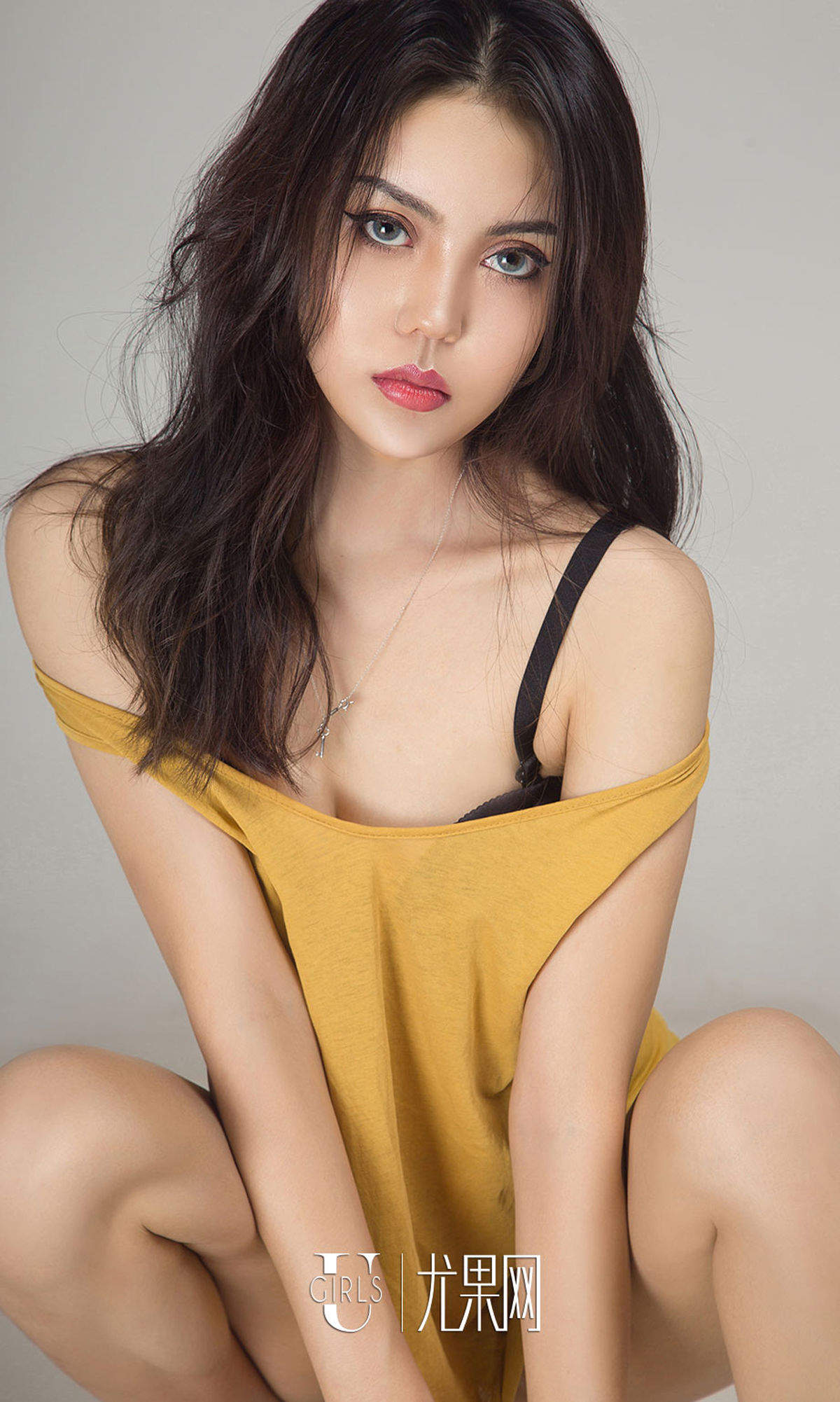 美女明娜图片