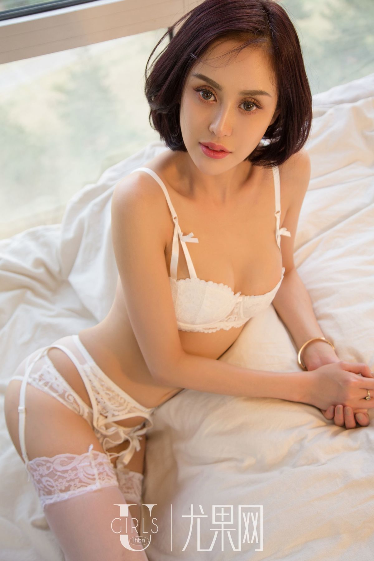 美女沐伊图片