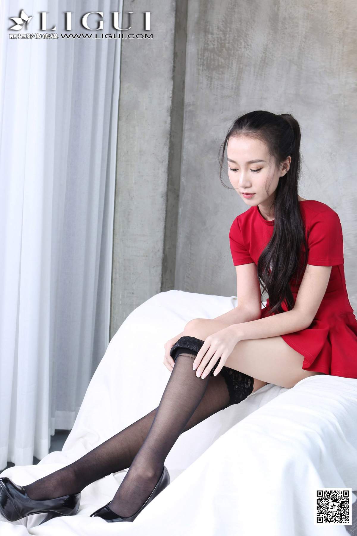 美女红烛图片