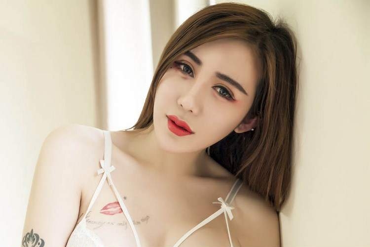 周晓唯图片