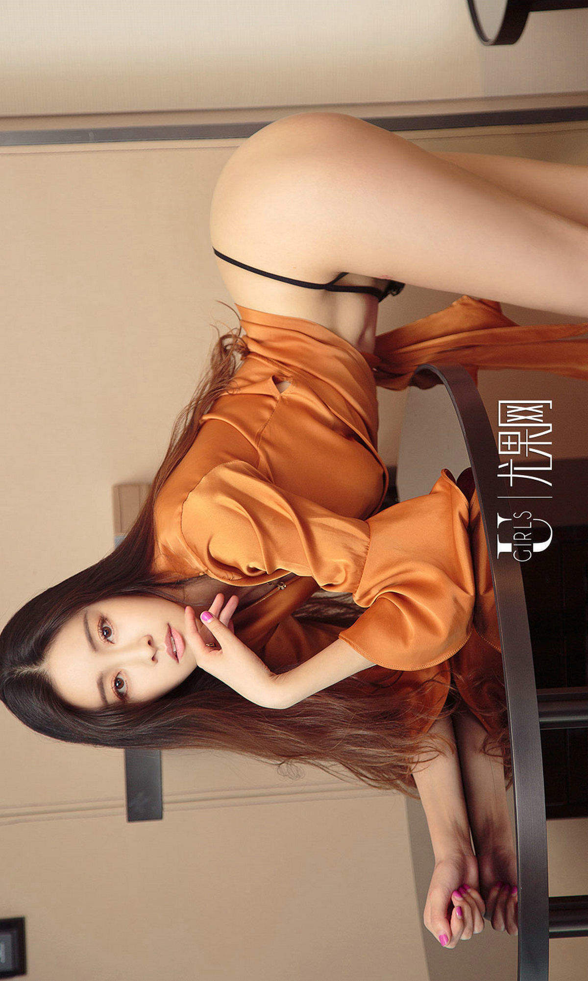 美女叶子图片