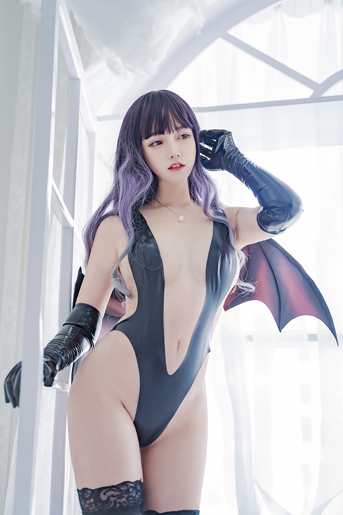 美女小恶魔图片