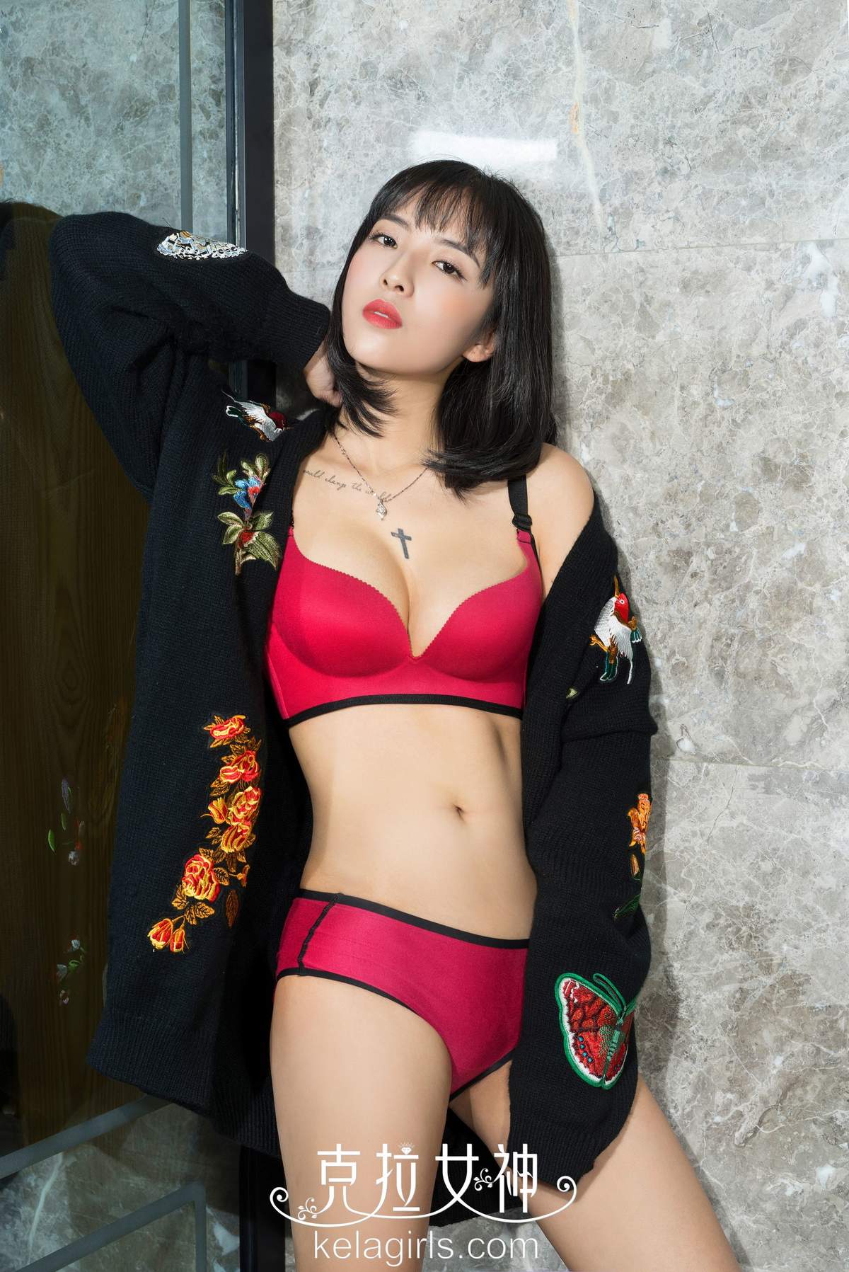 美女凌雪图片