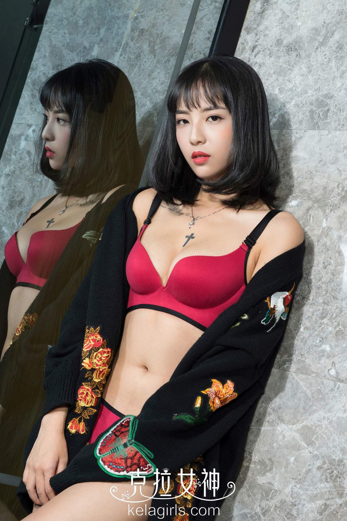 美女凌雪图片