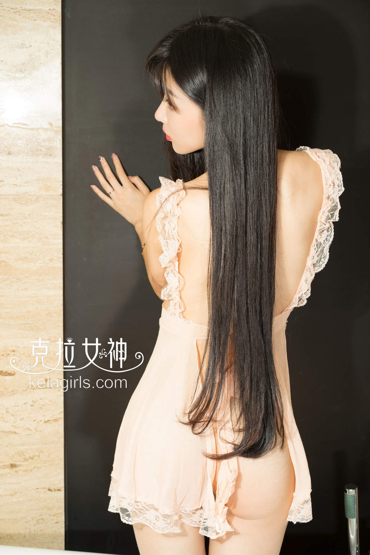 日韩美女之家吴倩倩围裙・春光高清妹子写真集图片