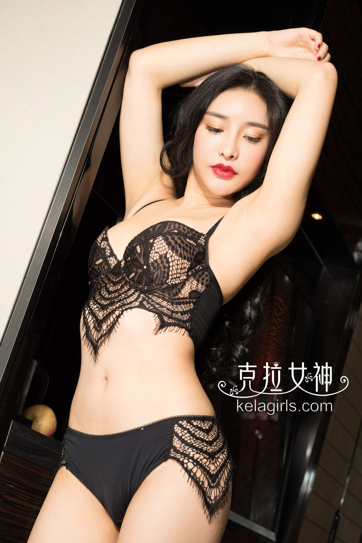 美女小西图片