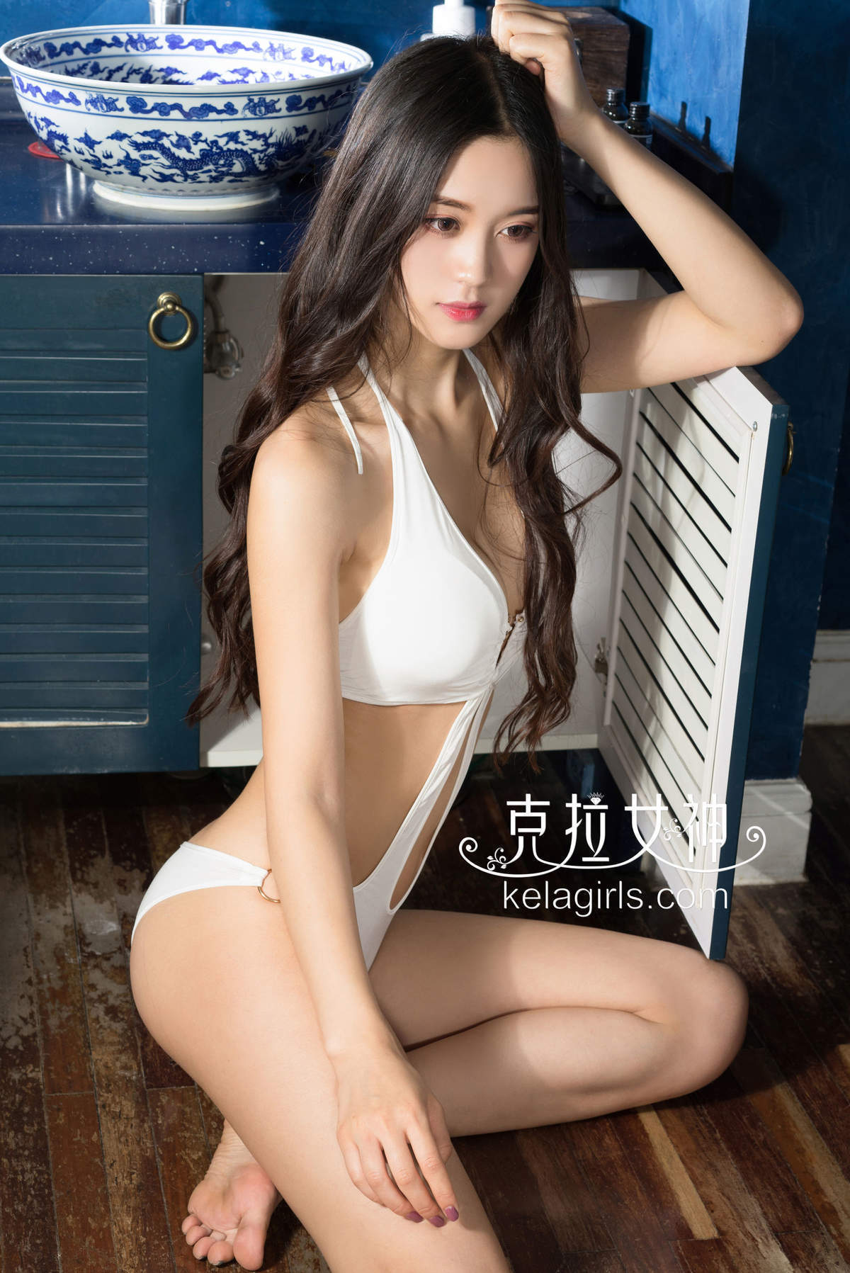 美女汤怡图片