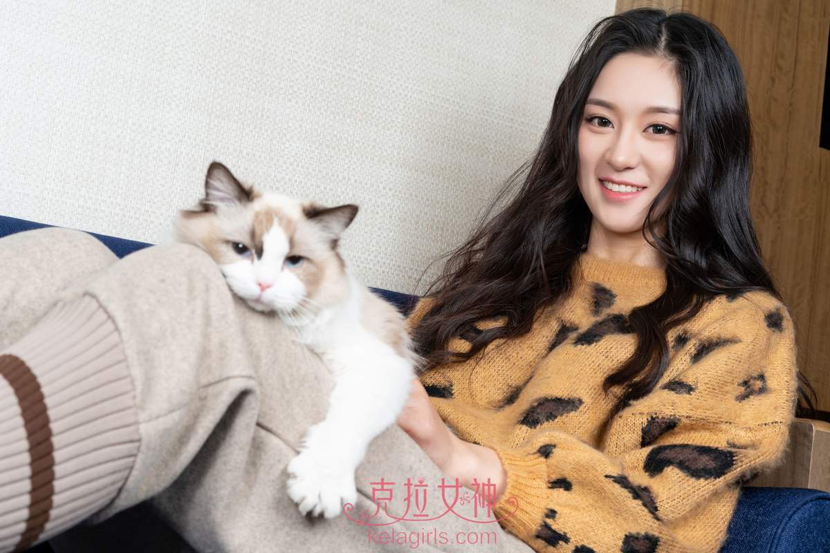 美女汤怡图片