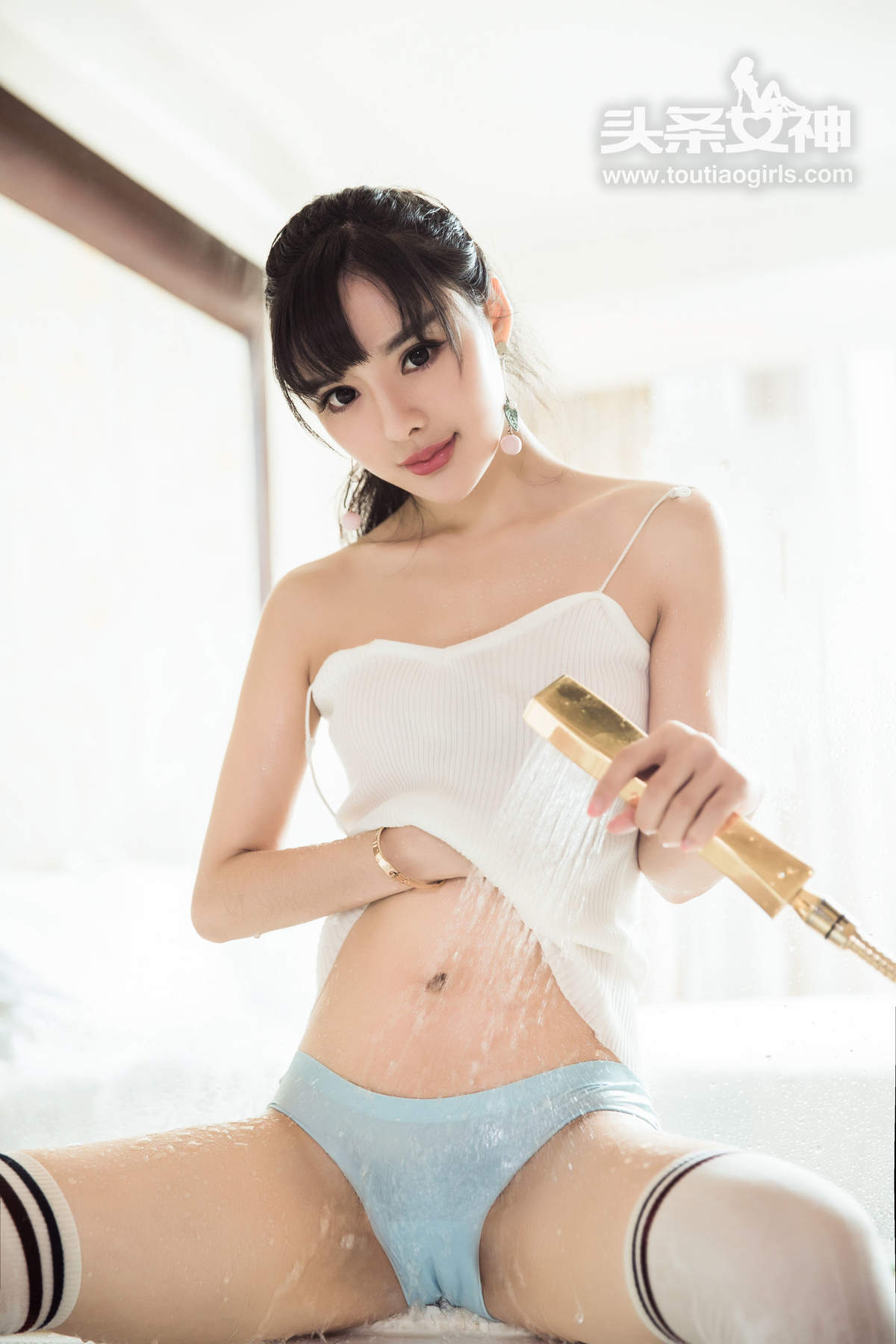 周熙妍图片