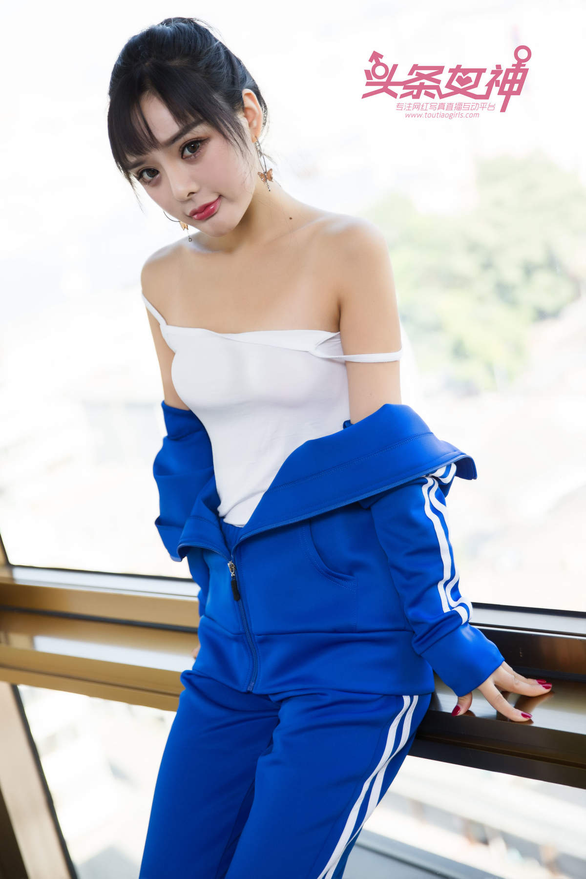 周熙妍图片