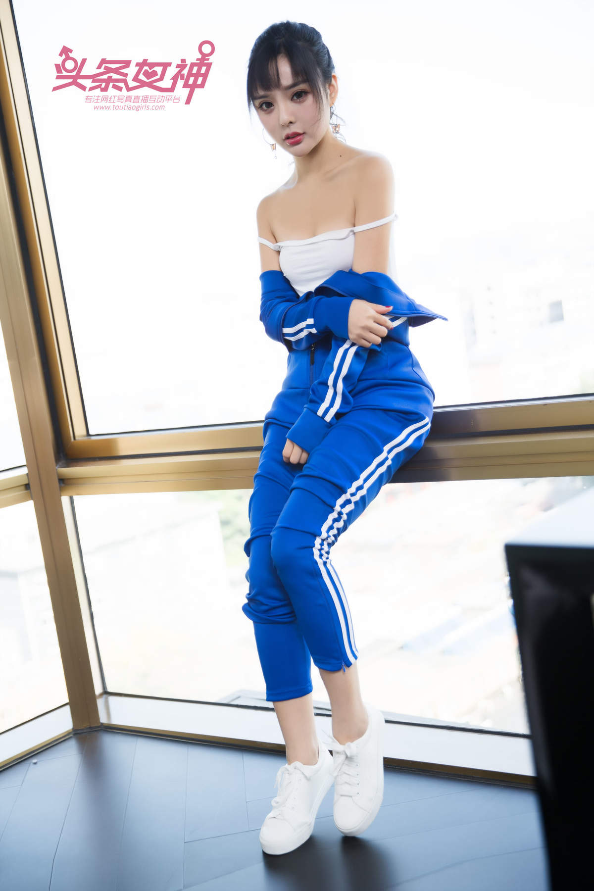 周熙妍图片