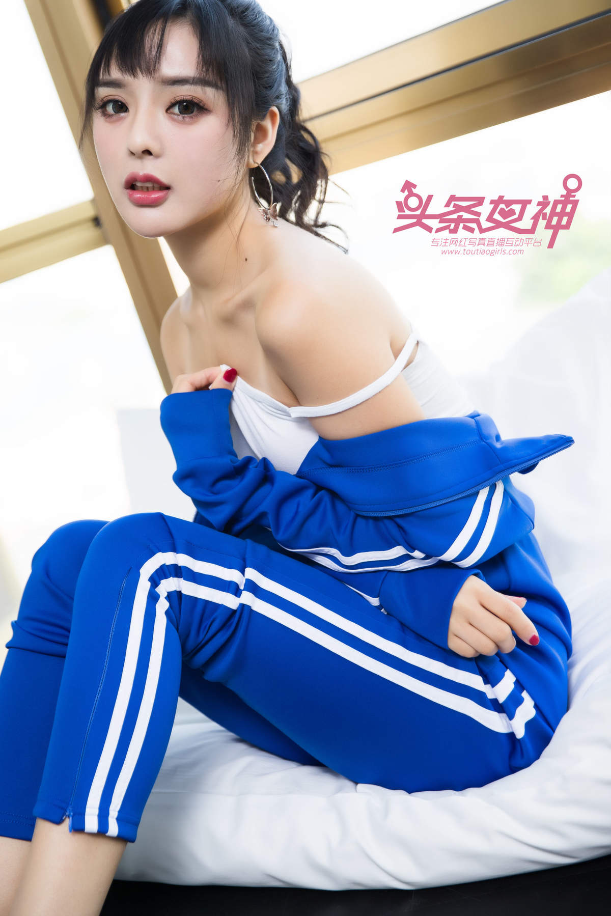 周熙妍图片