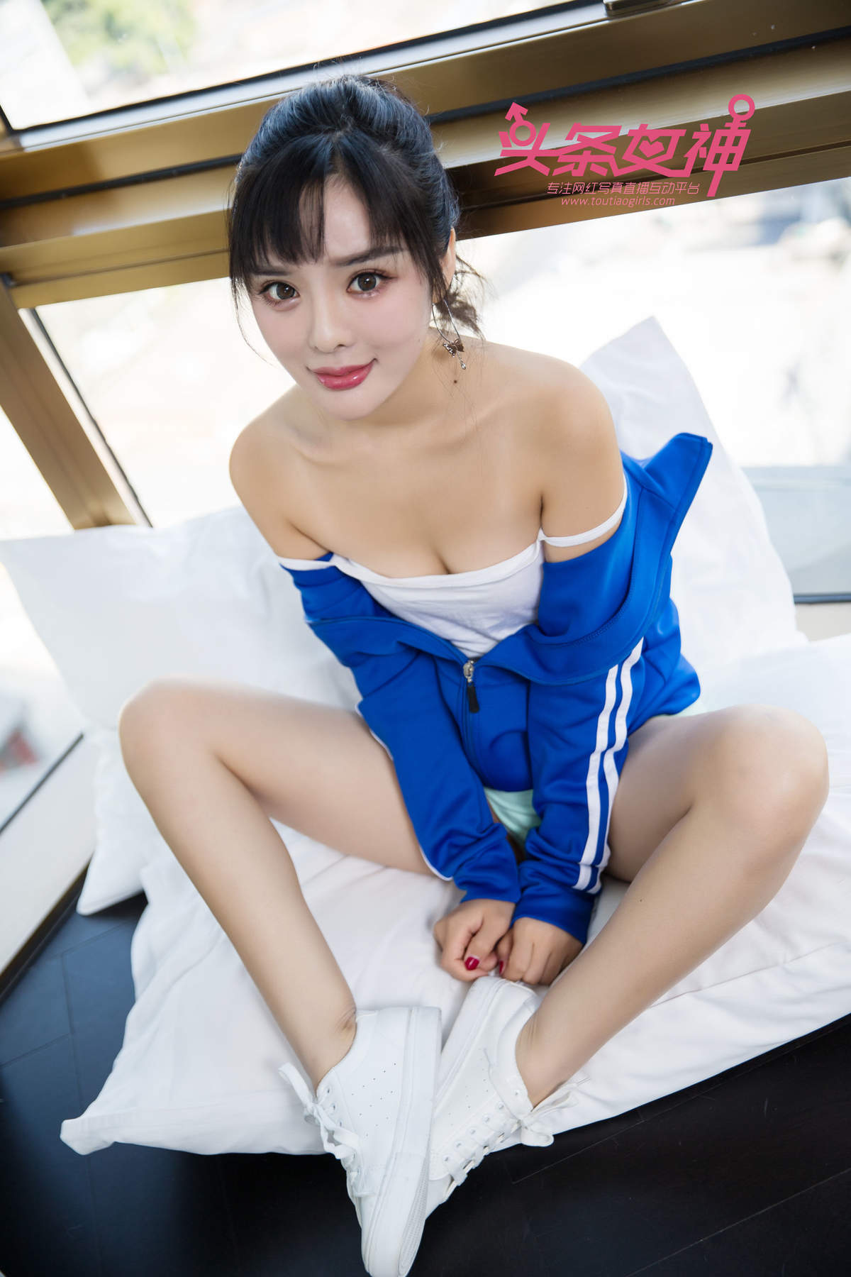 周熙妍图片
