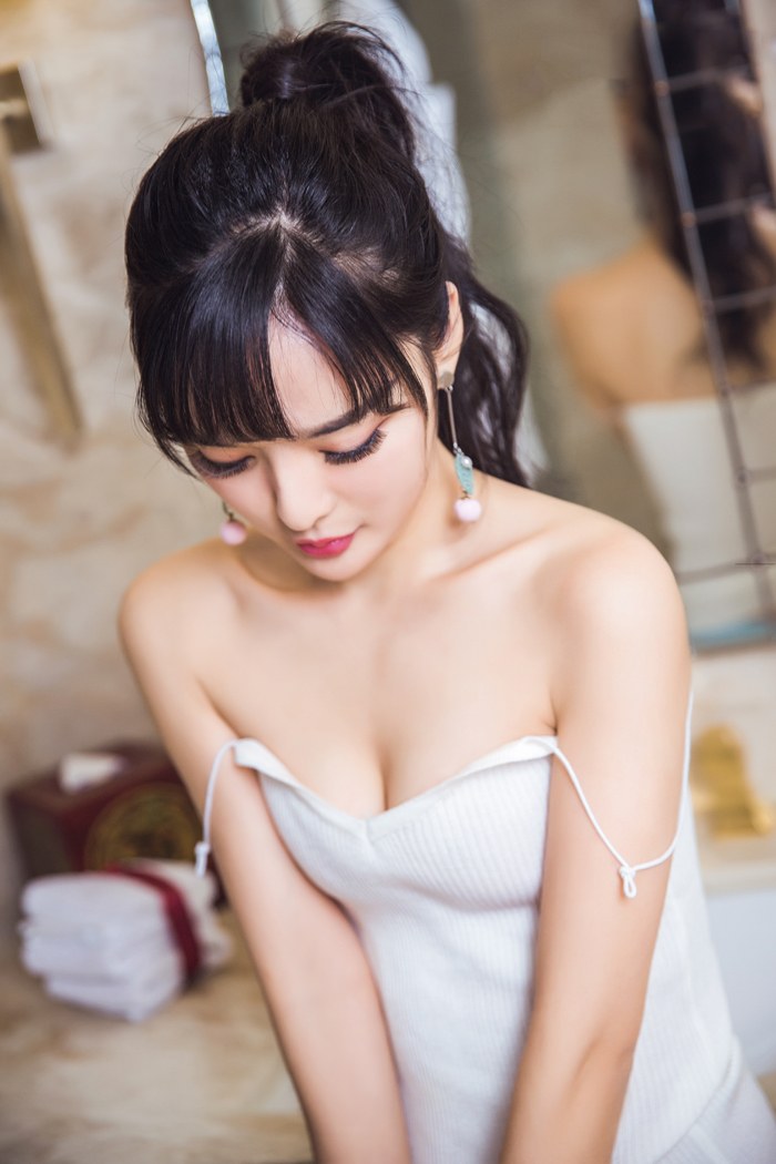 周熙妍图片