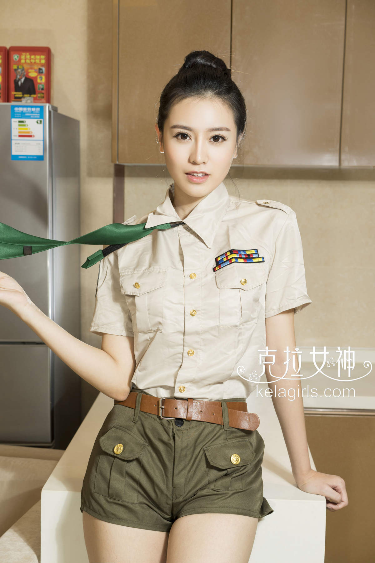 美女夏彤