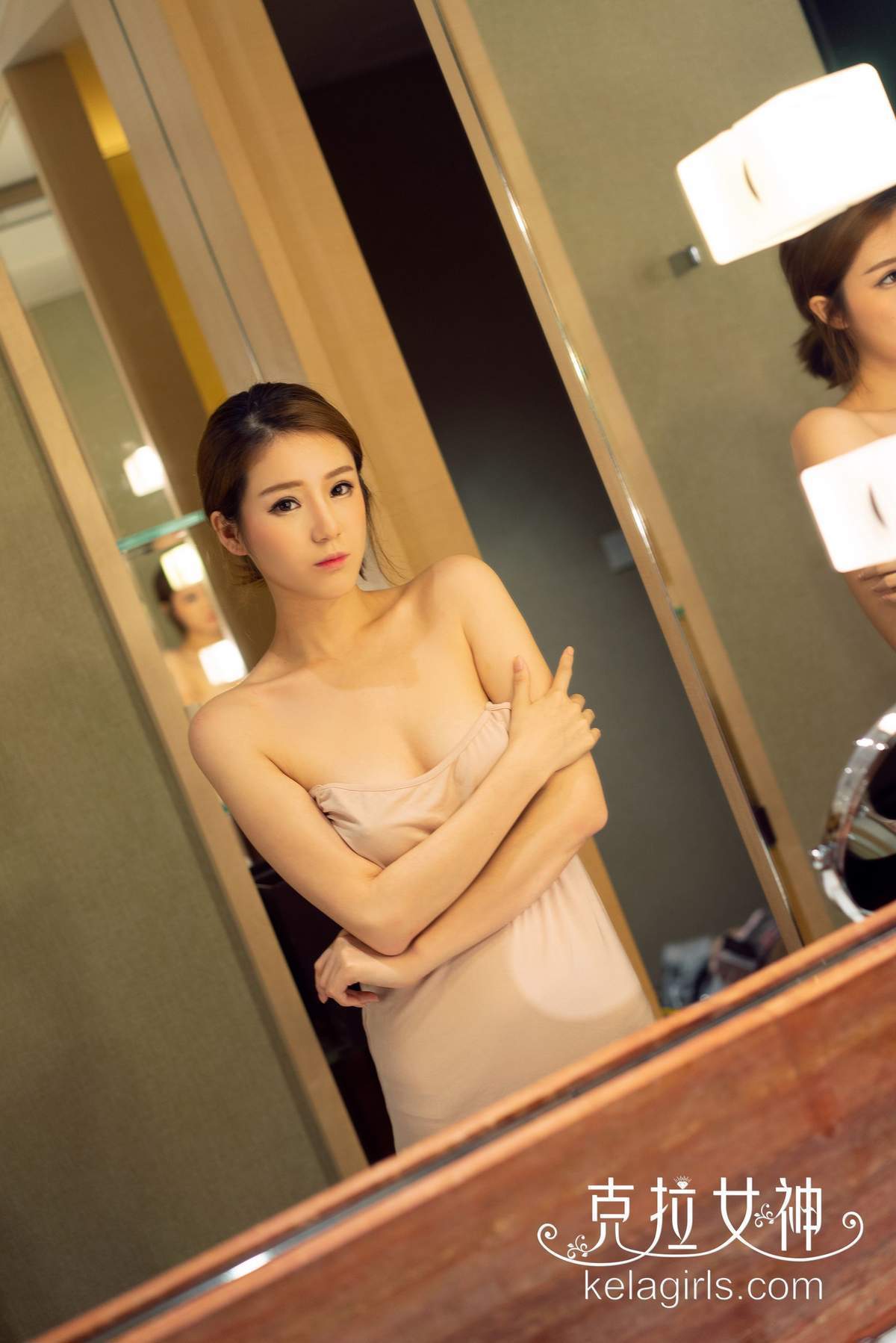 美女若菲图片