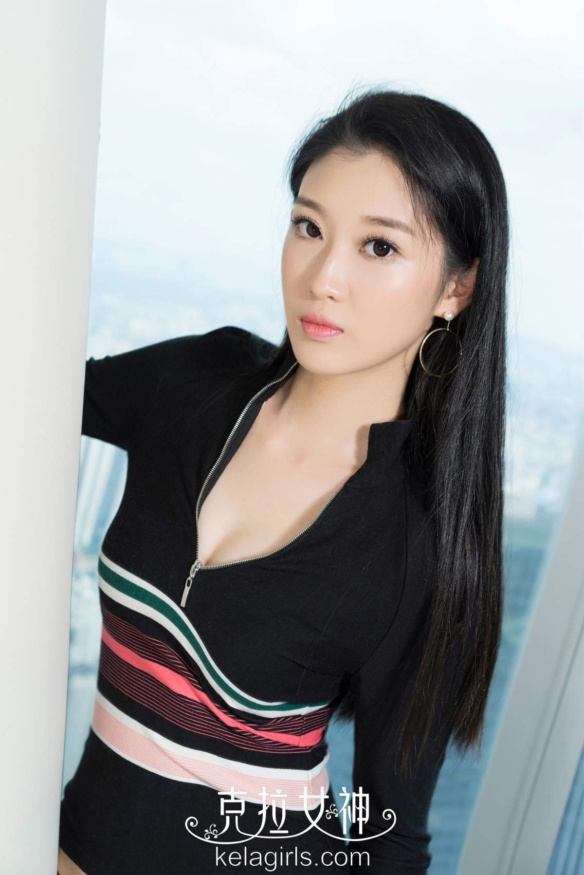 最新mm7160美女网站思茹黑丝衬赤足高清妹子写真集图片