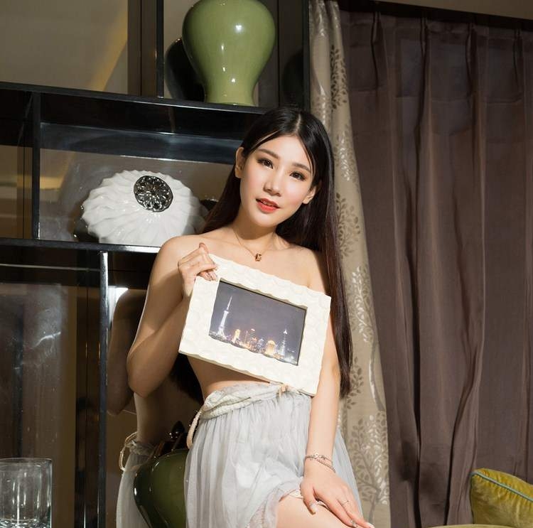 日韩7160美女图片网欣宜厨房里的美娇娘高清mm写真集图片
