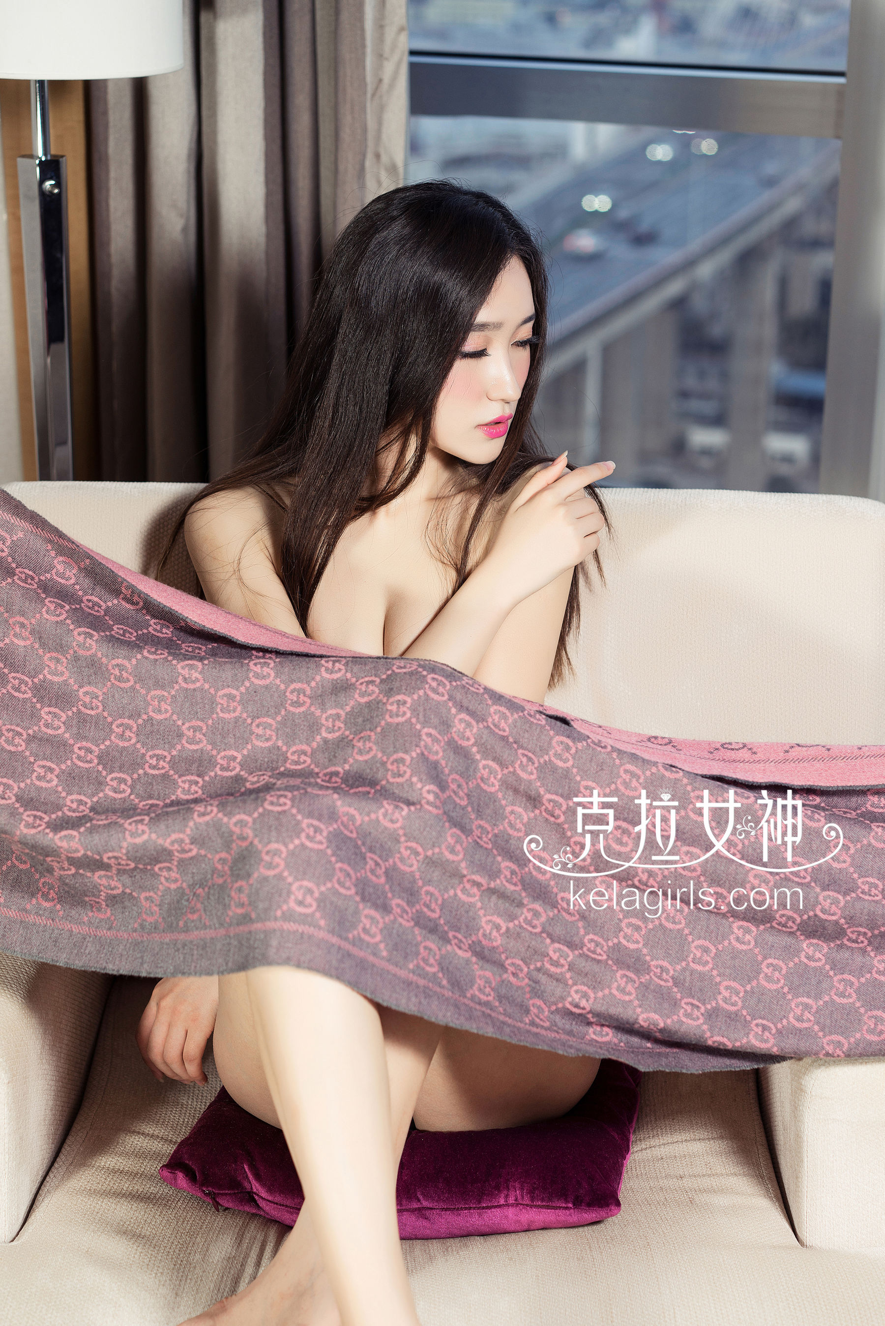 美女彤萱图片