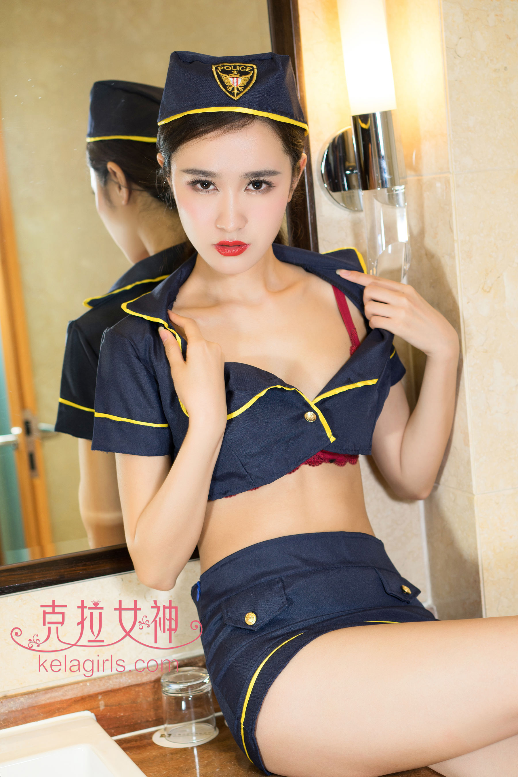 22717美女空姐模特彤萱空中监狱高清mm写真集图片