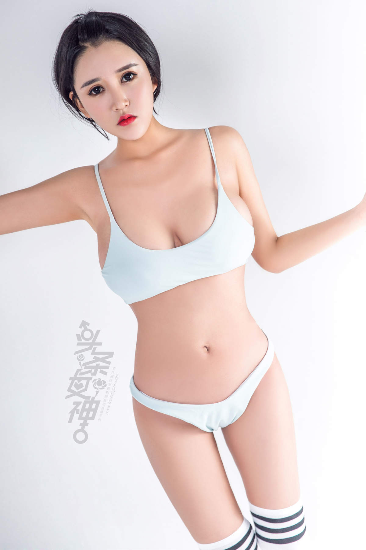 性感嫩模三亚大晗瑰丽学生黑丝高清写真集图片