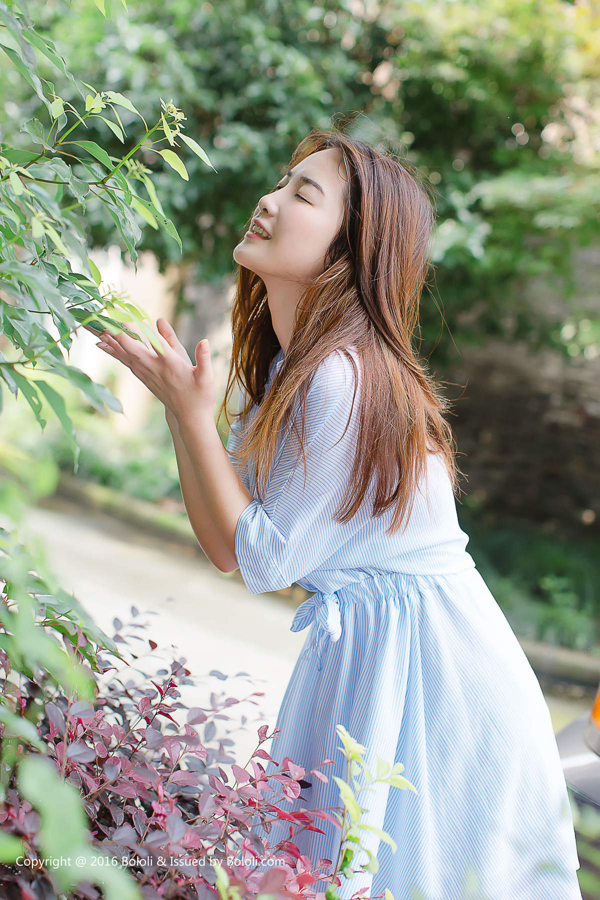 亚洲美女网沈欣雨绵绵的酥胸高清妹子写真集图片