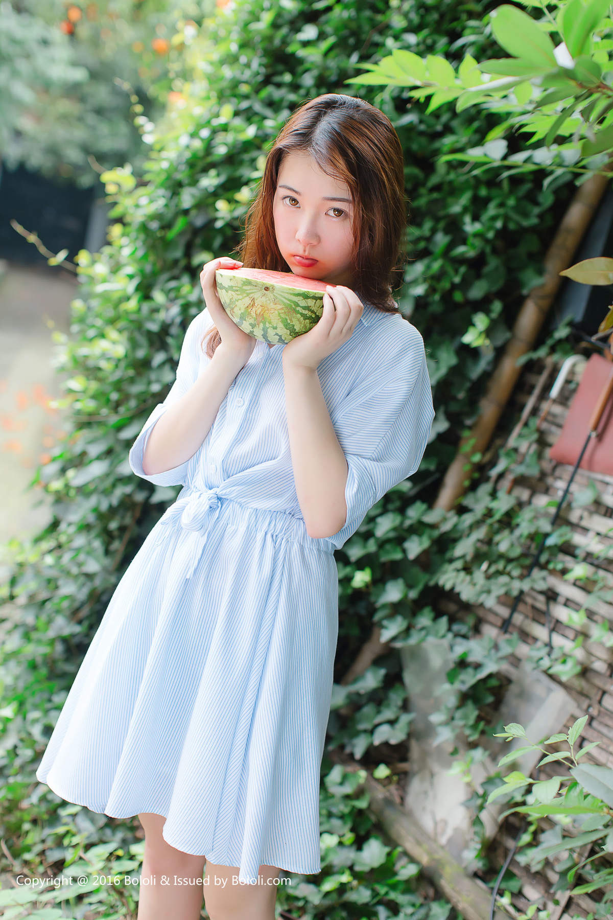 青春美女沈欣雨夏日の西瓜KIM004日本写真集图片