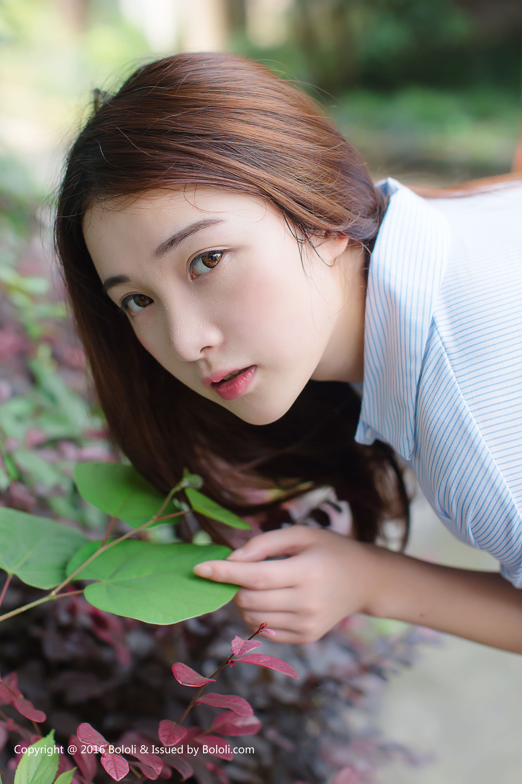 青春美女沈欣雨夏日の西瓜KIM004日本写真集图片