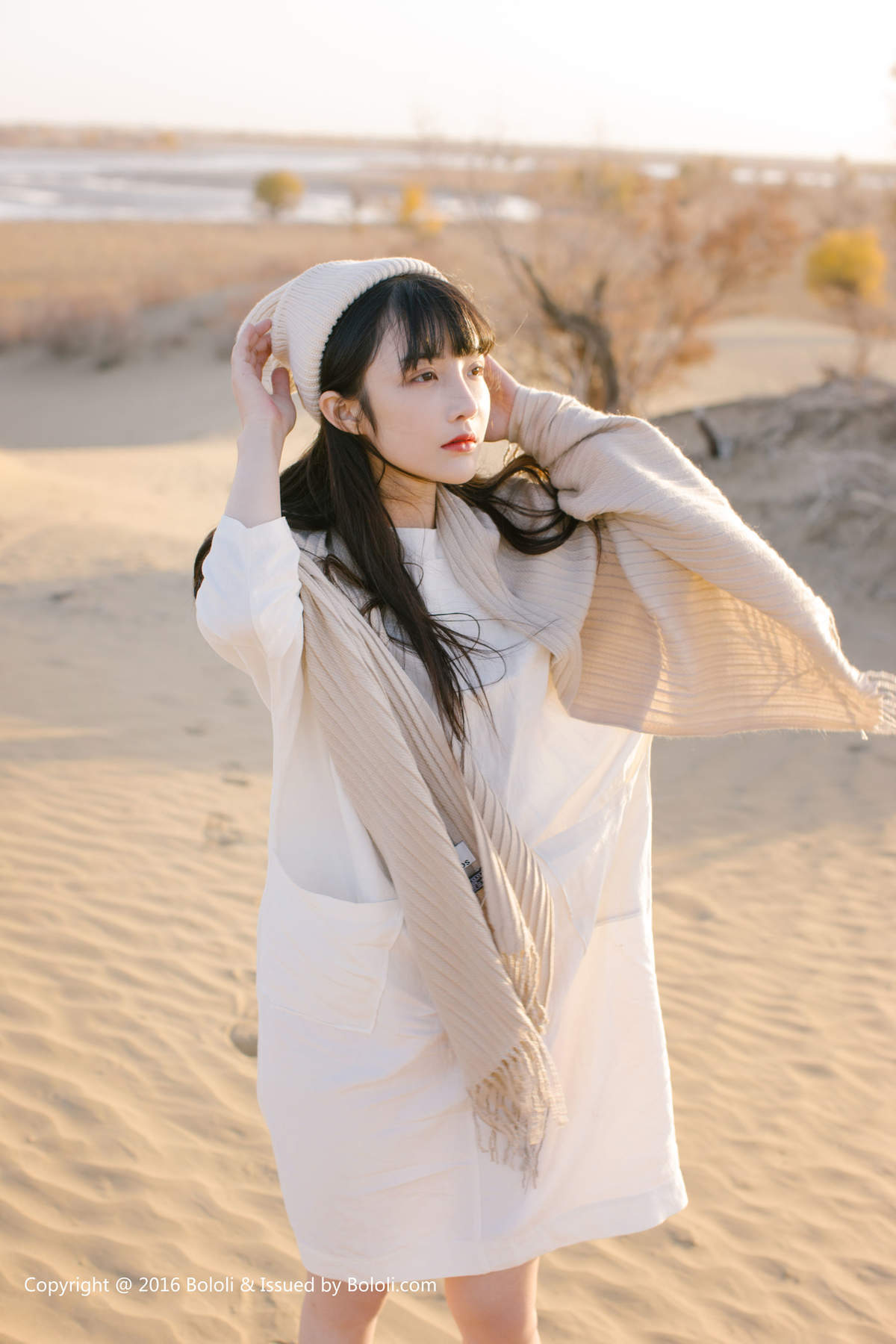 亚洲ROSI美女模特露臀王之应沙漠之应KIM009高清写真集图片